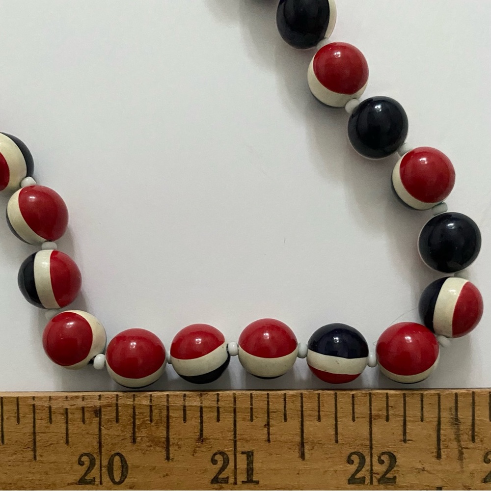 Vintage 1960s Red White & Blue Bead Necklace - Picture 8 of 12